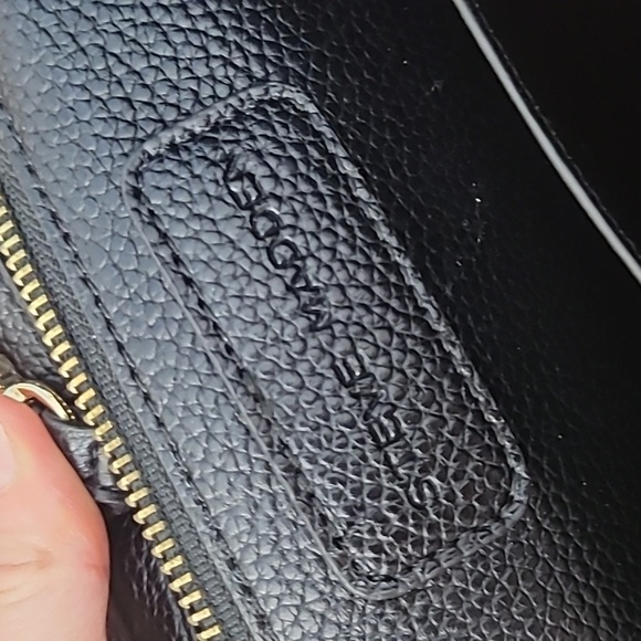 Steve Madden Tote Bag - Picture 13 of 15